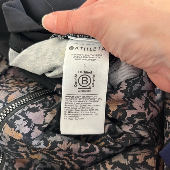 Athleta Trekkie North Size 2 Kinetic Abstract Black Pants - Picture 3 of 11